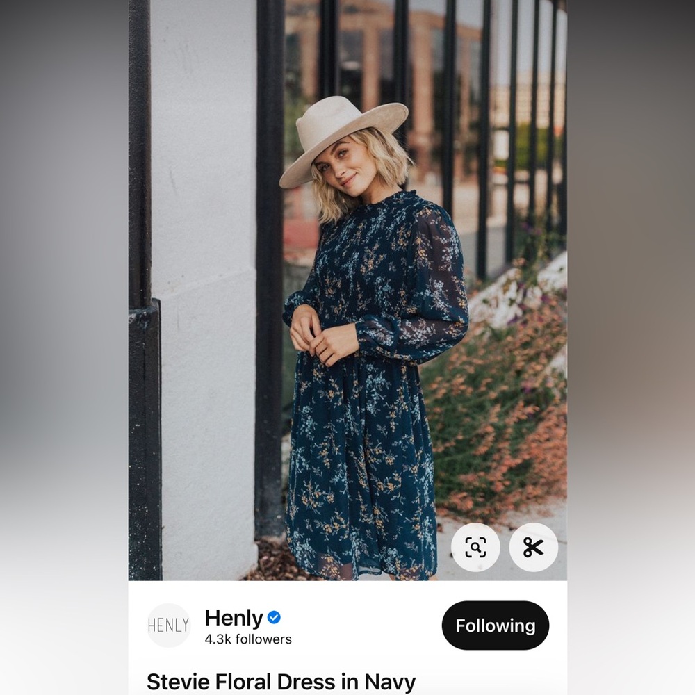 HENLY Stevie Floral Dress in Navy size L